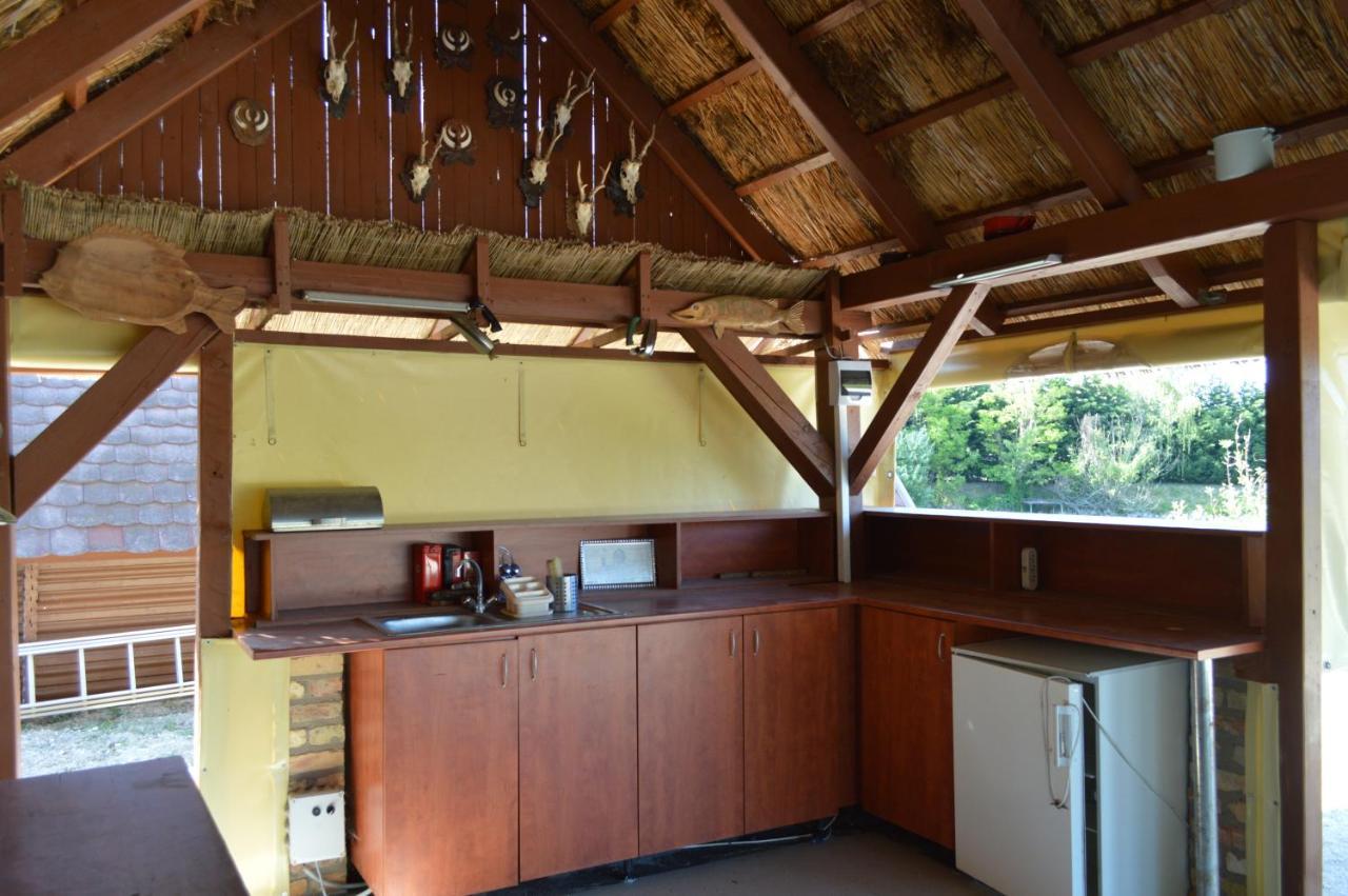 Intertranscoop Lake House Vámosszabadi Exterior foto