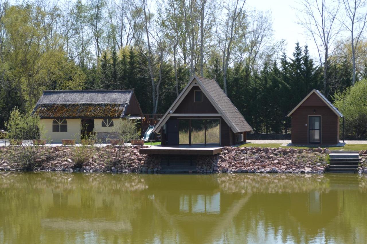 Intertranscoop Lake House Vámosszabadi Exterior foto