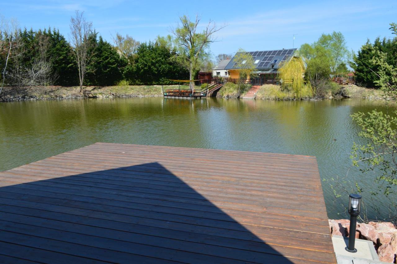 Intertranscoop Lake House Vámosszabadi Exterior foto